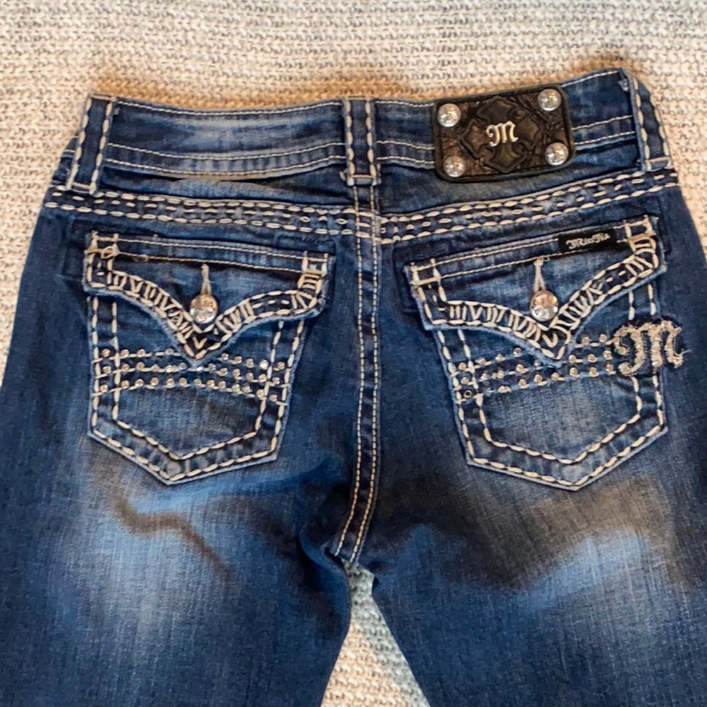 Size 26. Rhinestone Miss Me easy capri